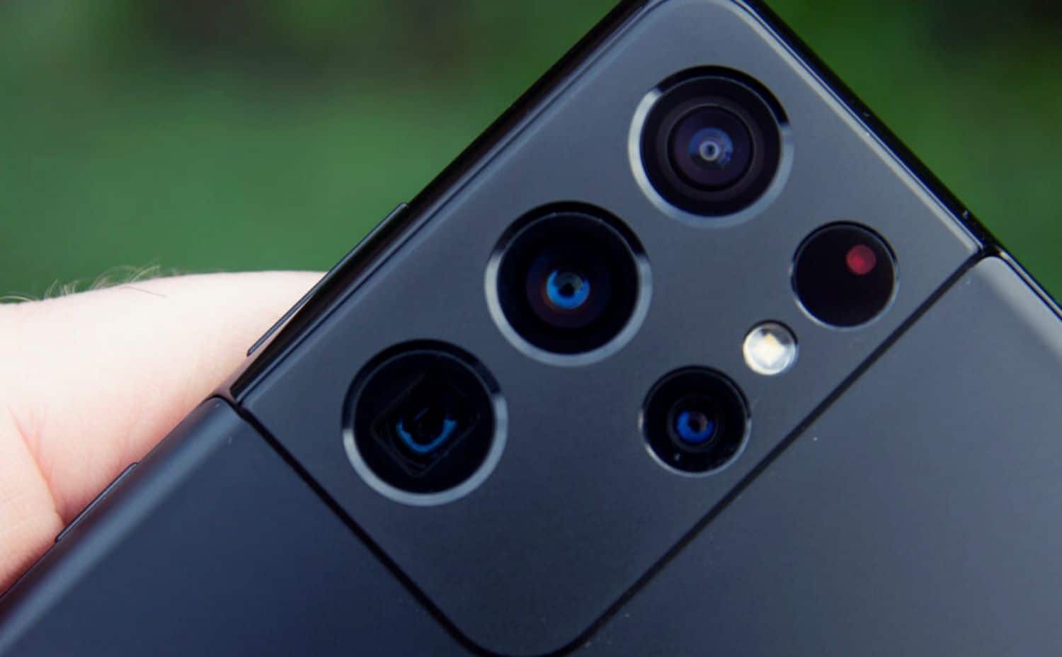 تسريبات تكشف تفاصيل كاميرا هاتف Galaxy S22 Ultra