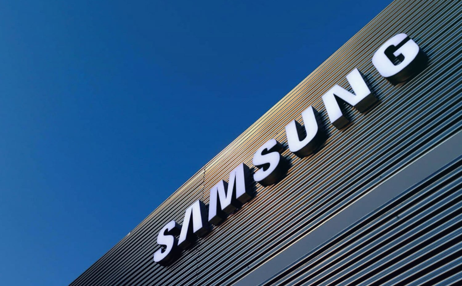 سامسونج تستخدم طبقة حماية جديدة لهاتفها Galaxy S22