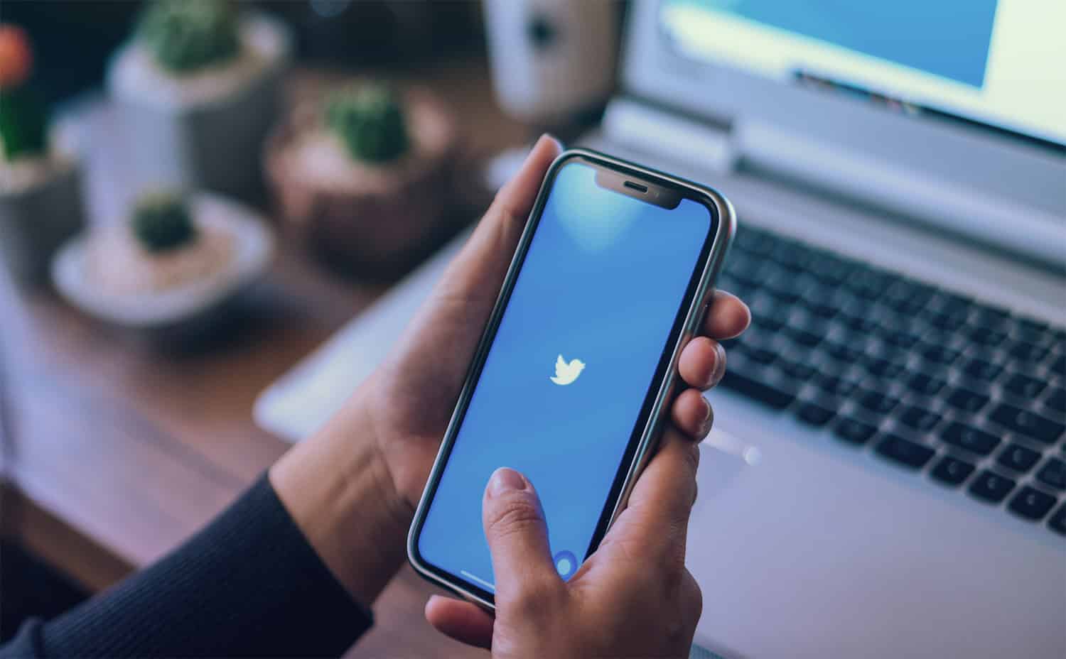 شركة تويتر تتحدى الحكومة الهندية 